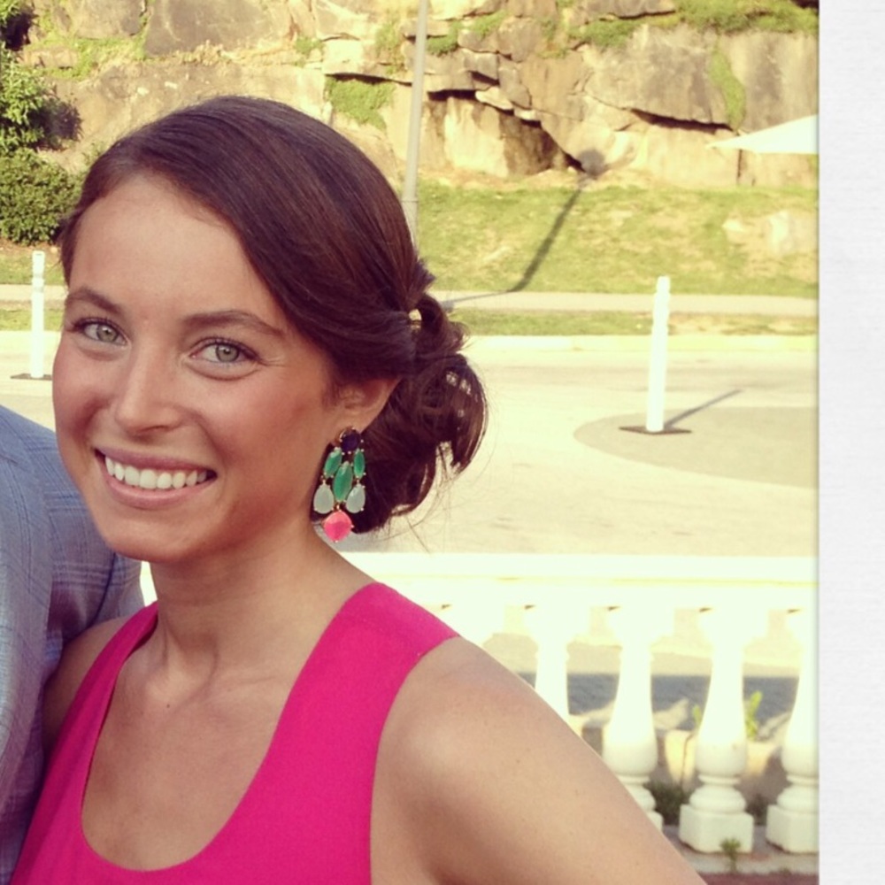 Meet your Posher, Hilary
